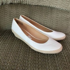 White american eagle heels